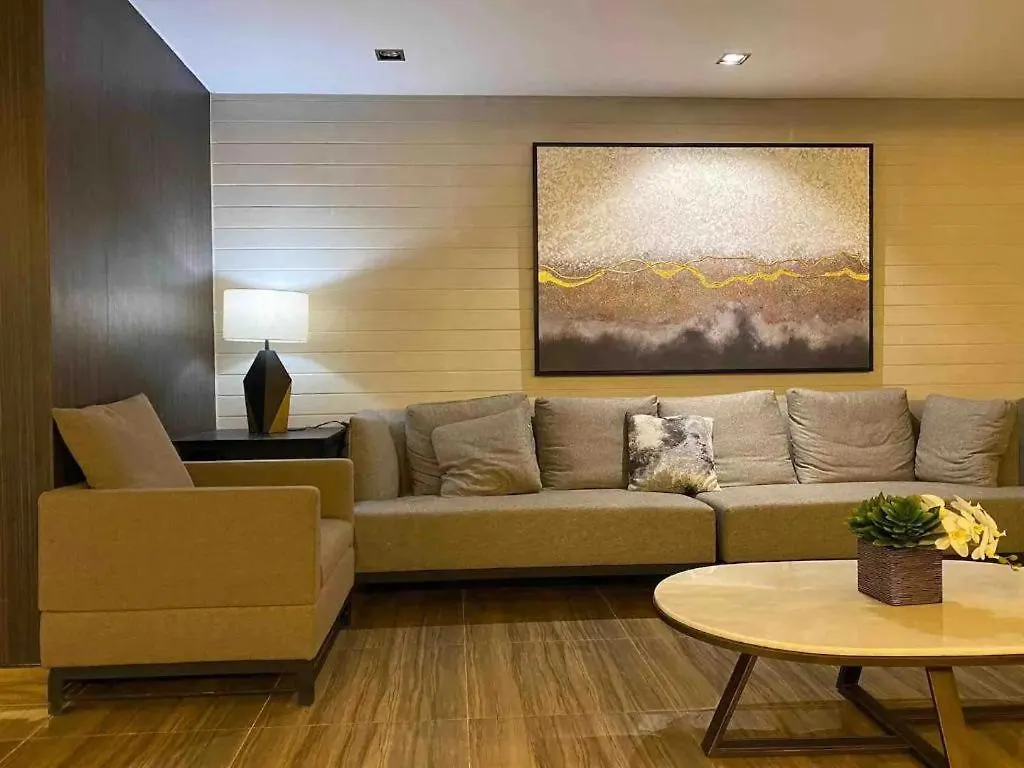 Hotel Staycations Up Above 4 Modern 1Br @ Air Makati City